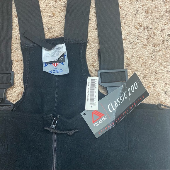NWT Polartec Classic 200 Black Fleece Overall Sz Medium Short/REG - Picture 3 of 3